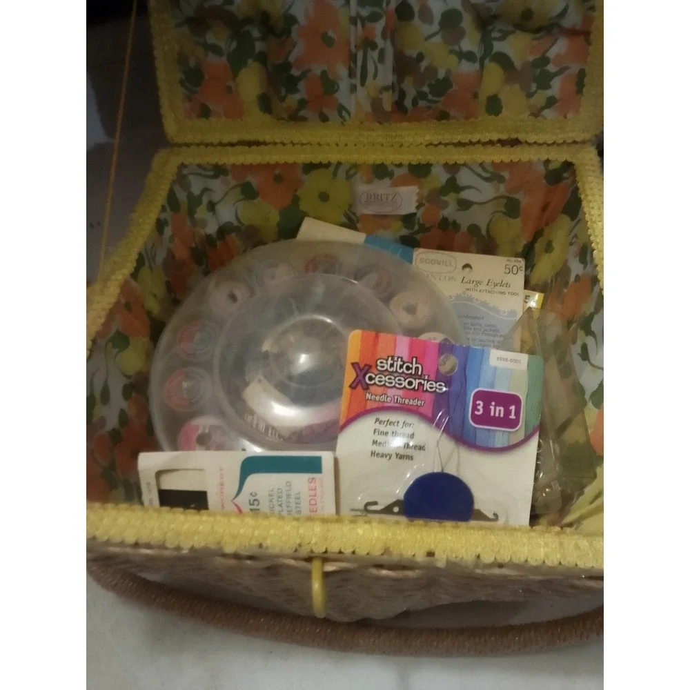 Vintage Dritz Wicker‎ Sewing Basket With Yellow Floral Fabric Interior And...